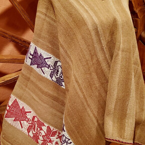 Antique Patagonia Traditional Poncho – Inca Patterns, Outdoor Lovers, Gift Ideas - Picture 4 of 5